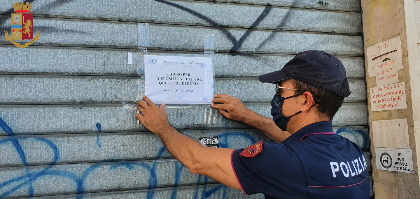 Vendeva alcol ai minori, sigilli a un locale di Albano: a segnalare, i residenti