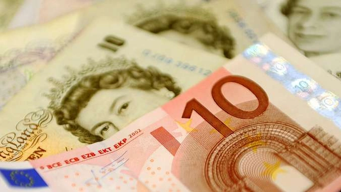 Euro supera 1,09 dlr dopo inflazione