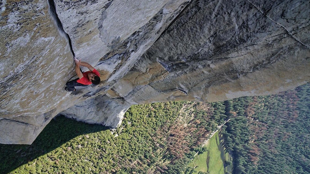 Alex Honnold in azione sulla parete di El Capitan