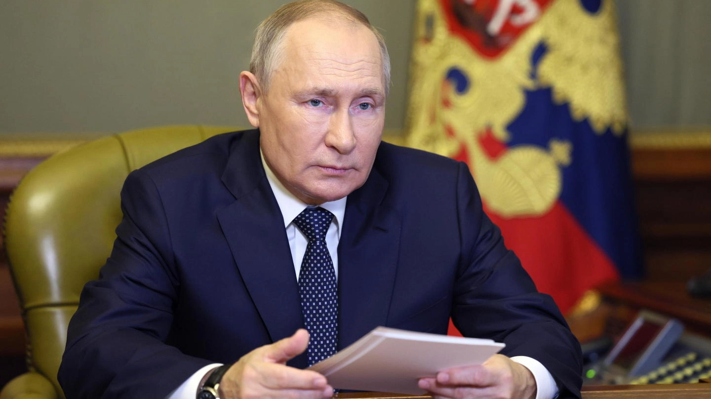Vladimir Putin (70 anni) prima del crollo dell’Urss è stato funzionario del Kgb