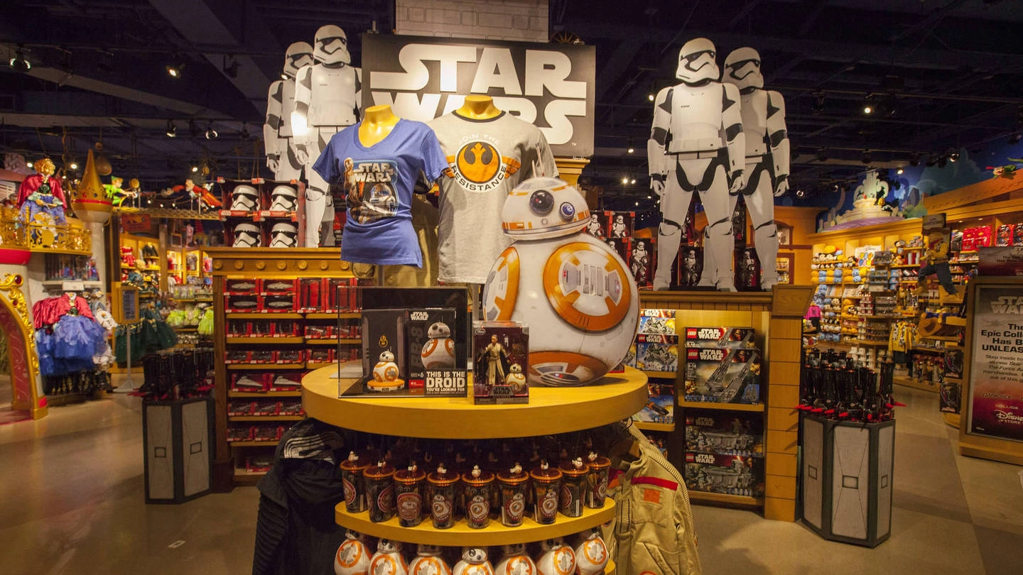 I giocattoli di Star Wars nei negozi (Olycom)