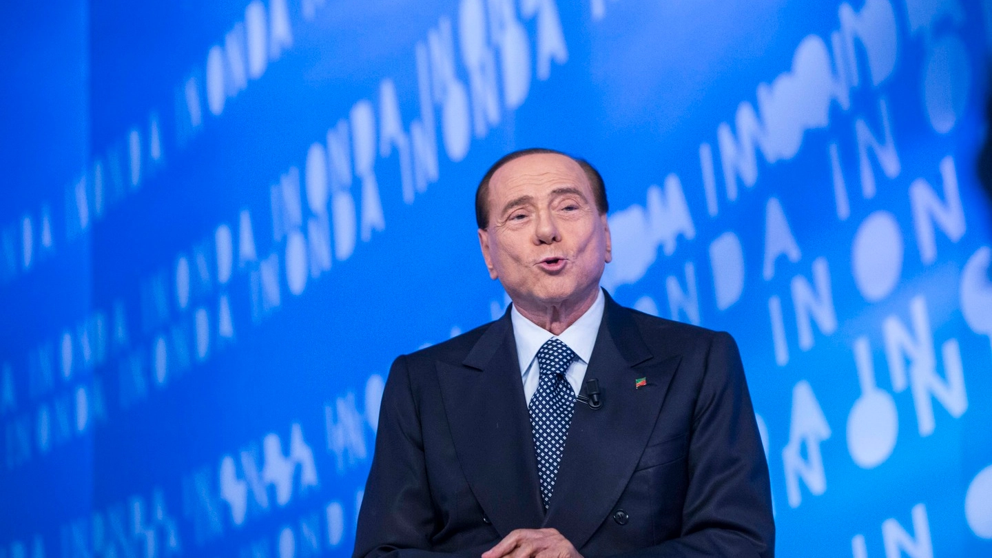 Silvio Berlusconi torna in campo (ImagoE)