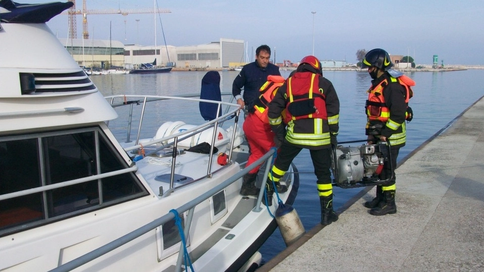 Esercitazioni antiterrorismo nel porto di Pesaro