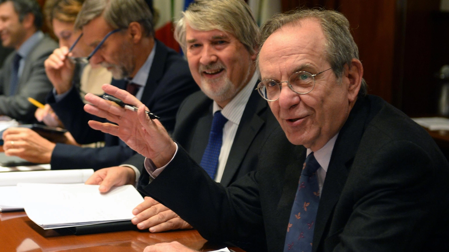 Da sinistra, i ministri Giuliano Poletti e Pier Carlo Padoan