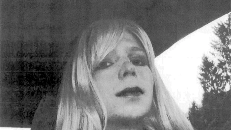 L'ex analista Bradley 'Chelsea' Manning, in una foto diffusa dal Pentagono (Ap)