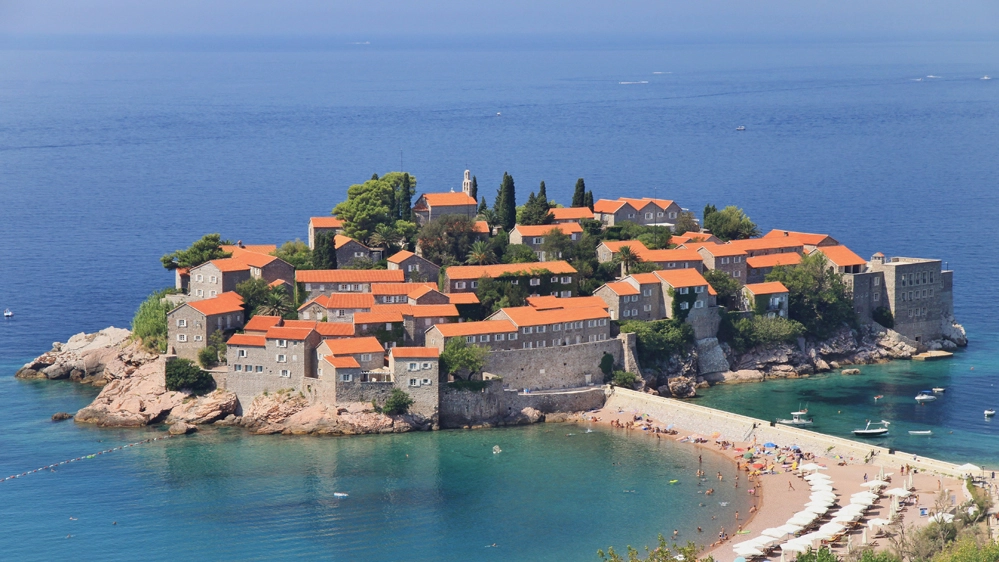 L'isola di Sveti Stefan – Foto: CC Wikipedia