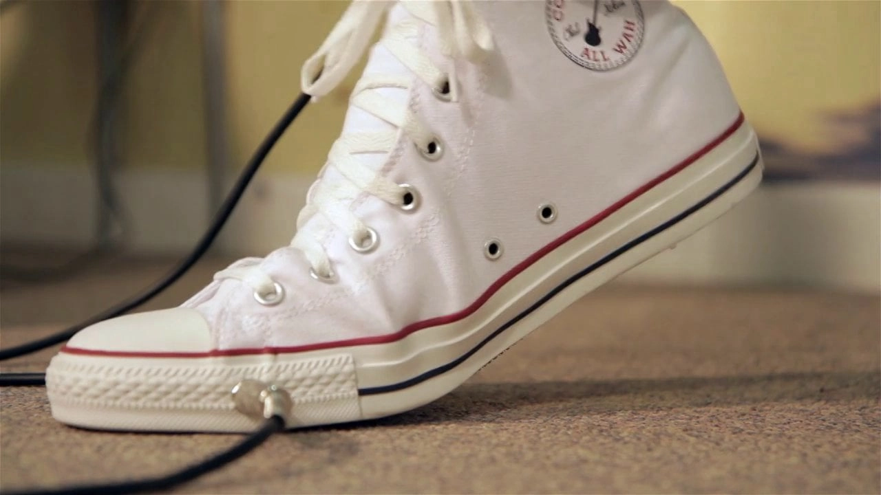 Converse All Wah, la sneaker con il pedale incorporato - foto Cute Circuit