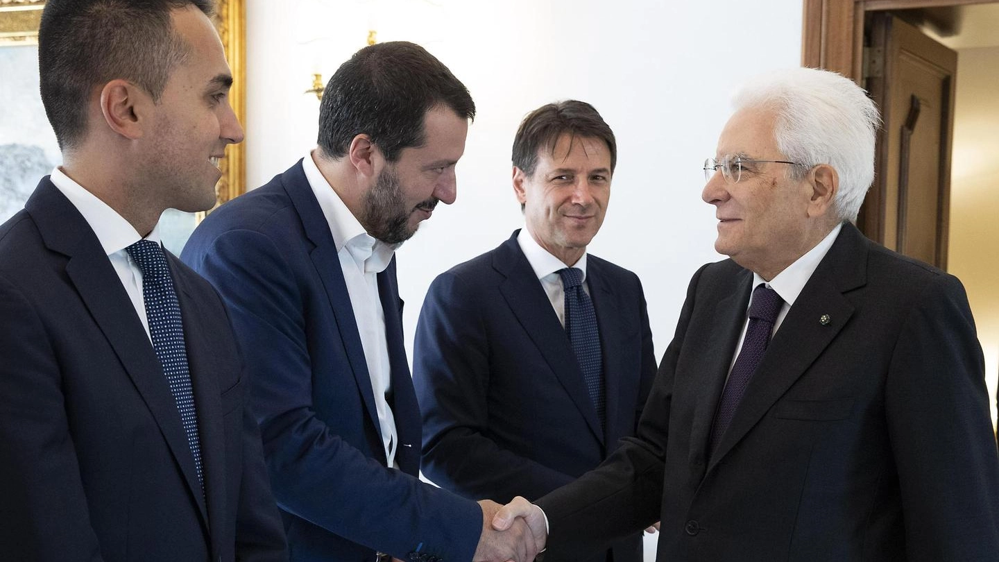 Il presidente Mattarella con Salvini, Di Maio e Conte (Ansa)