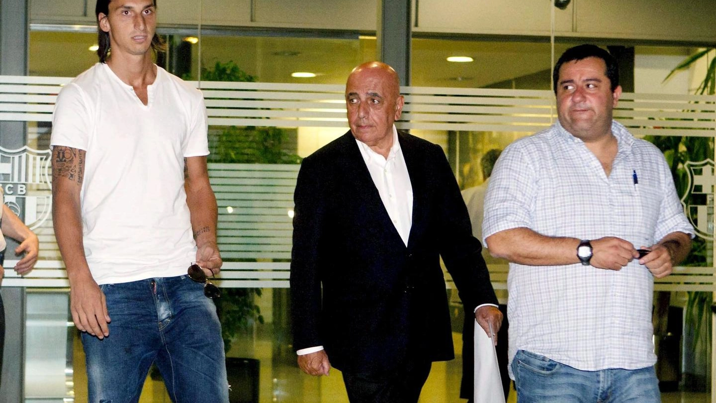 Mino Raiola con Ibrahimovic e Galliani (Ansa)