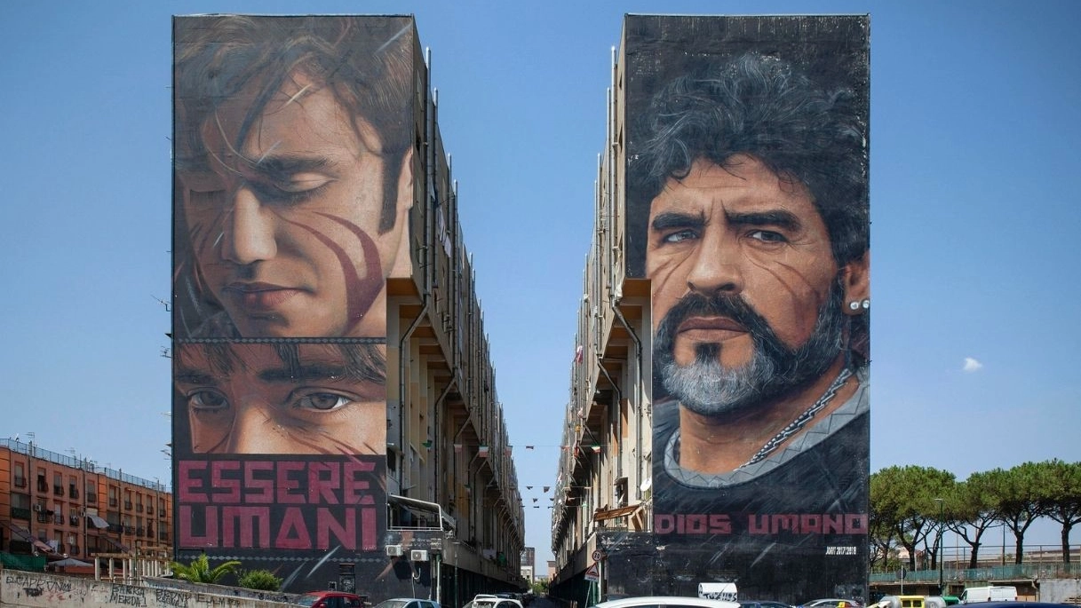 Il murales di Maradona realizzato da Jorit nel cosiddetto "Bronx" di Napoli (foto X)
