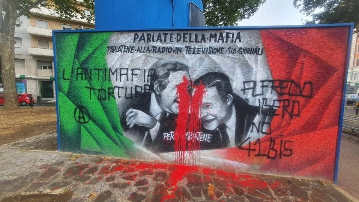 Nuovo atto di vandalismo contro il murale che a Roma raffigura Falcone e Borsellino