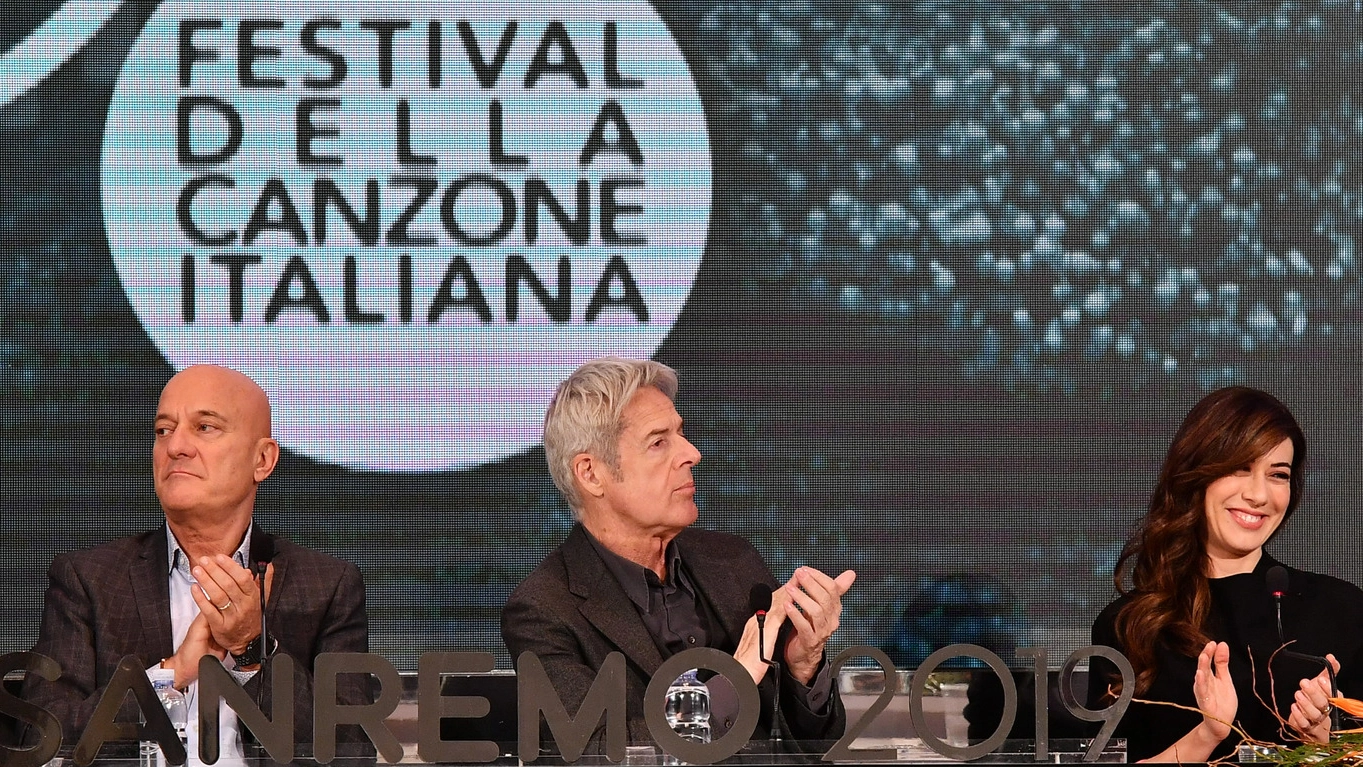 Sanremo 2019, Bisio, Baglioni e Raffaele (Lapresse)