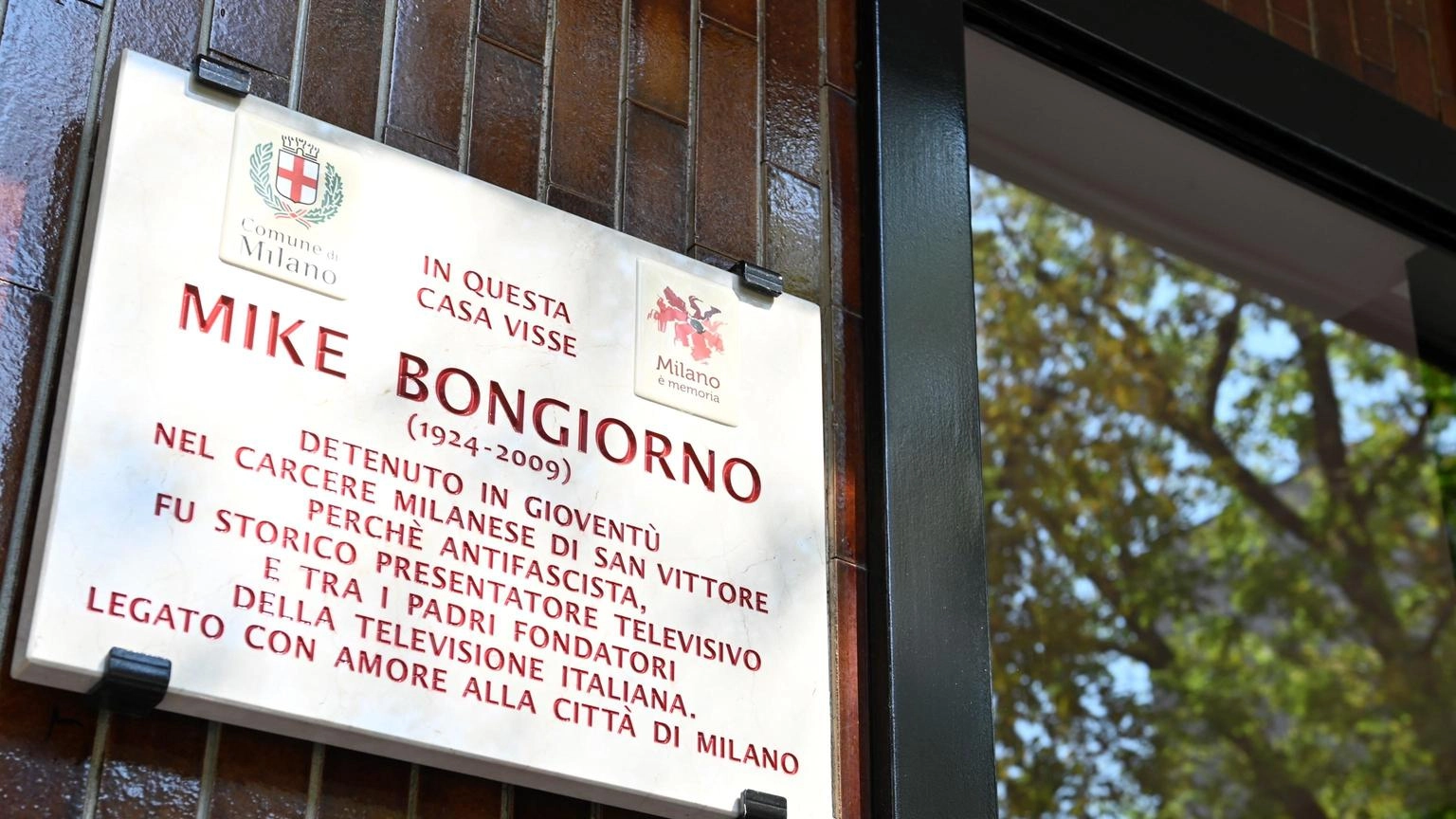 Milano ricorda il giovane partigiano Mike Bongiorno