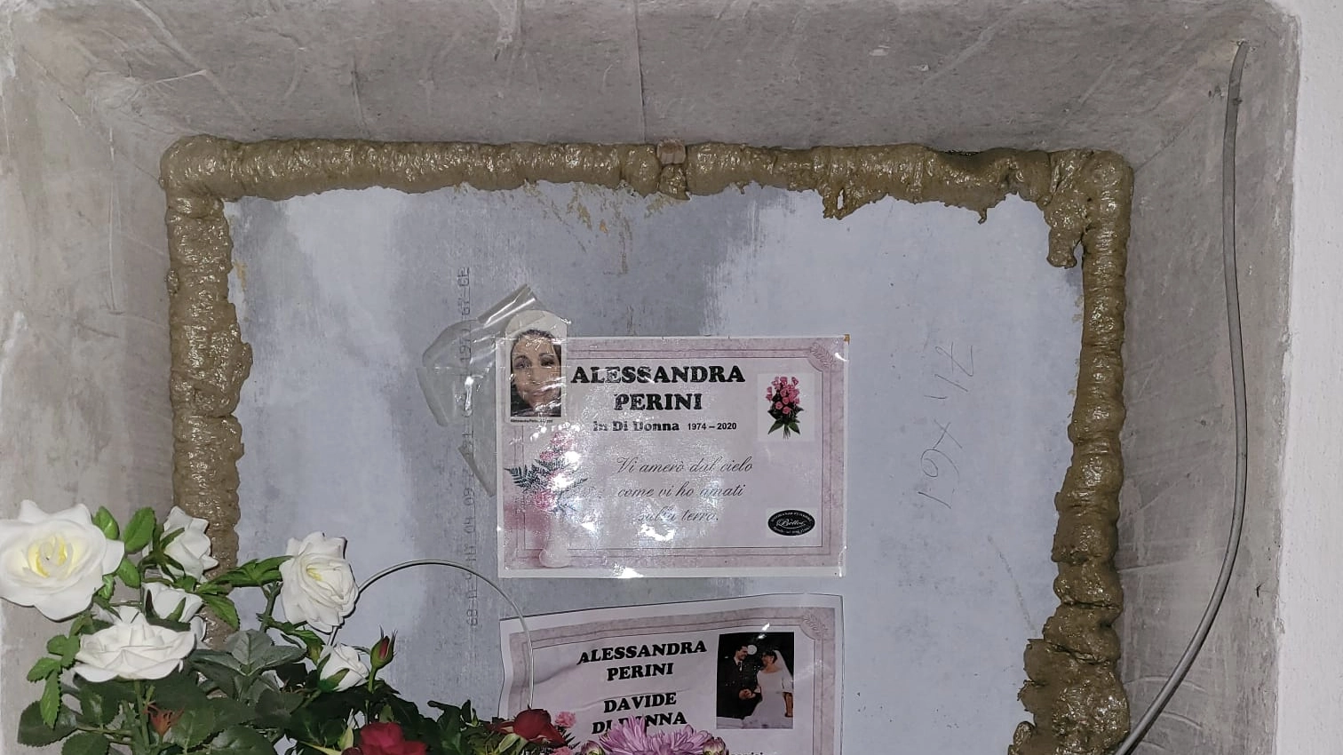 La tomba in cui sono tumulati i coniugi Alessandra Perini, 46 anni, e Davide Di Donna, 50
