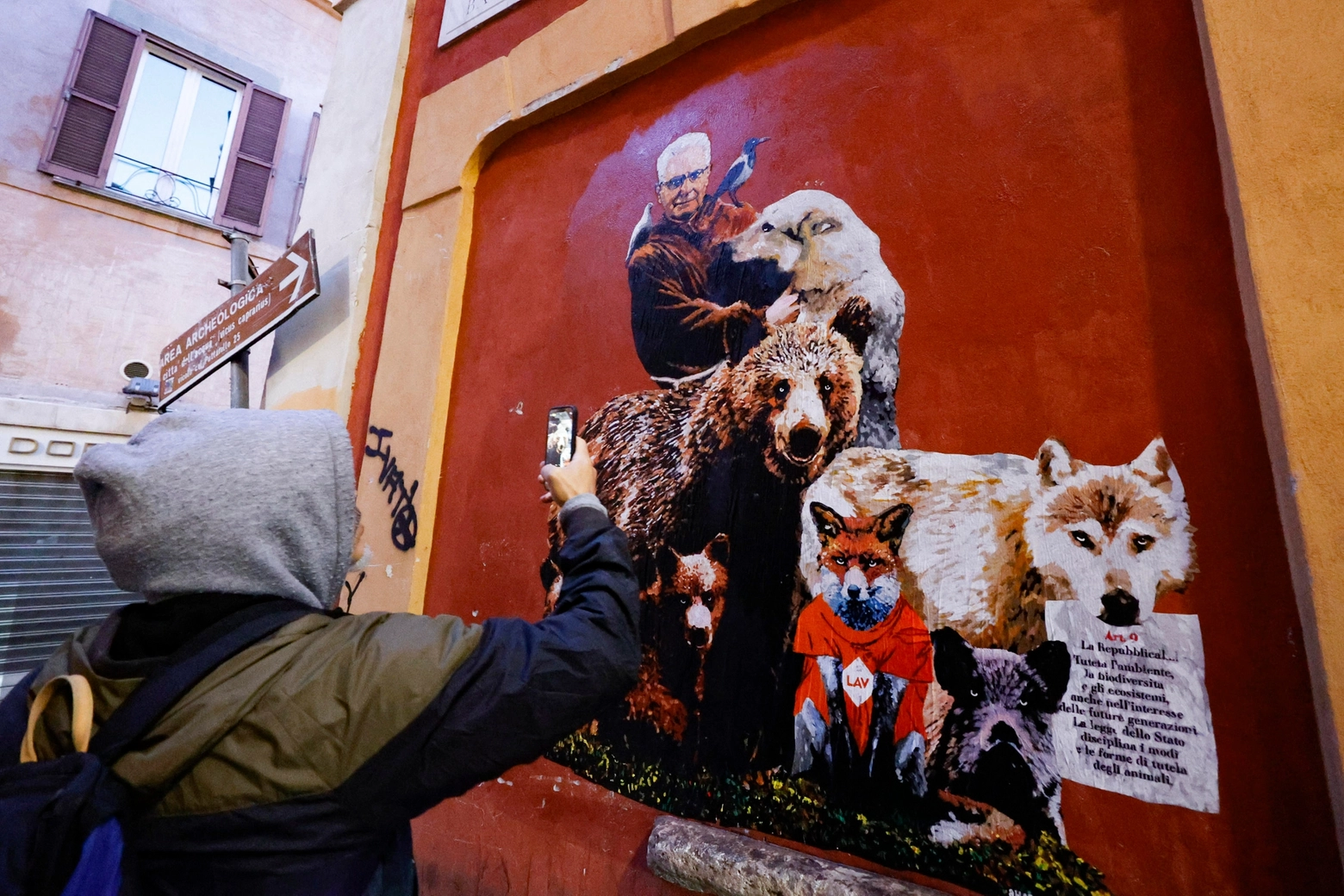 Il murales di Harry Greb con Mattarella per lotta a 'caccia selvaggia'