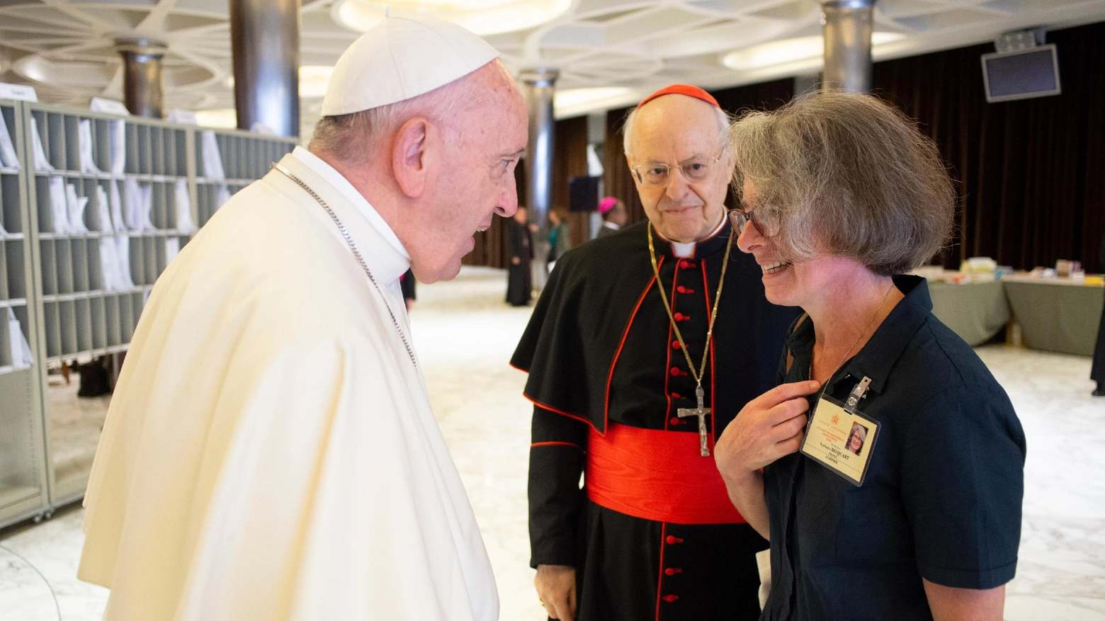 Suor Nathalie Becquart insieme a papa Francesco