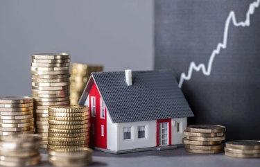 Tassi mutui 2024: quando caleranno secondo gli esperti. Fisso o variabile? C’è una terza via
