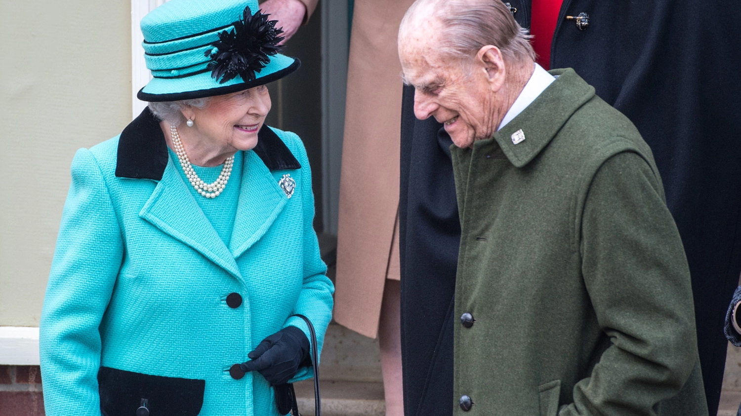 La regina Elisabetta II con il principe Filippo (Lapresse)