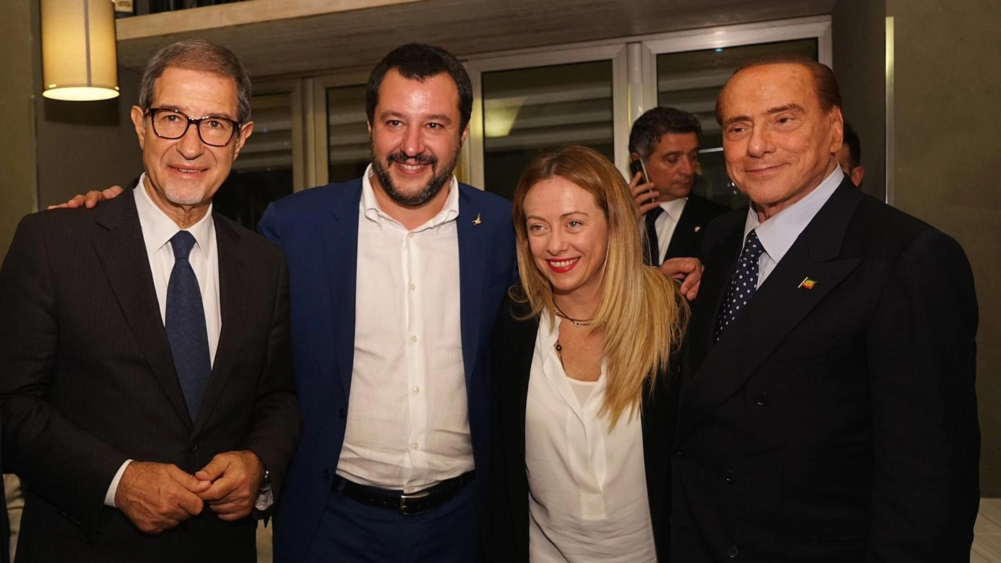 Musumeci, Salvini, Berlusconi e Meloni alla cena tra i leader del centrodestra (Ansa)