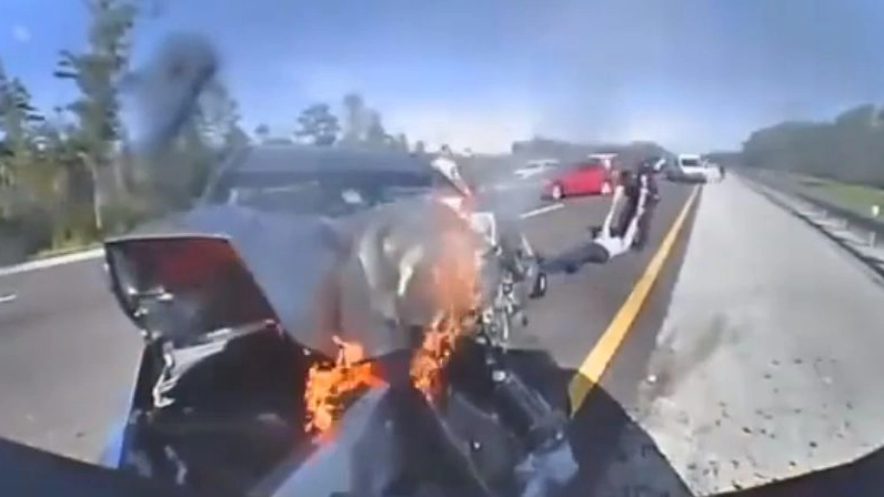 Un fermo immagine del video choc della polstrada della Florida