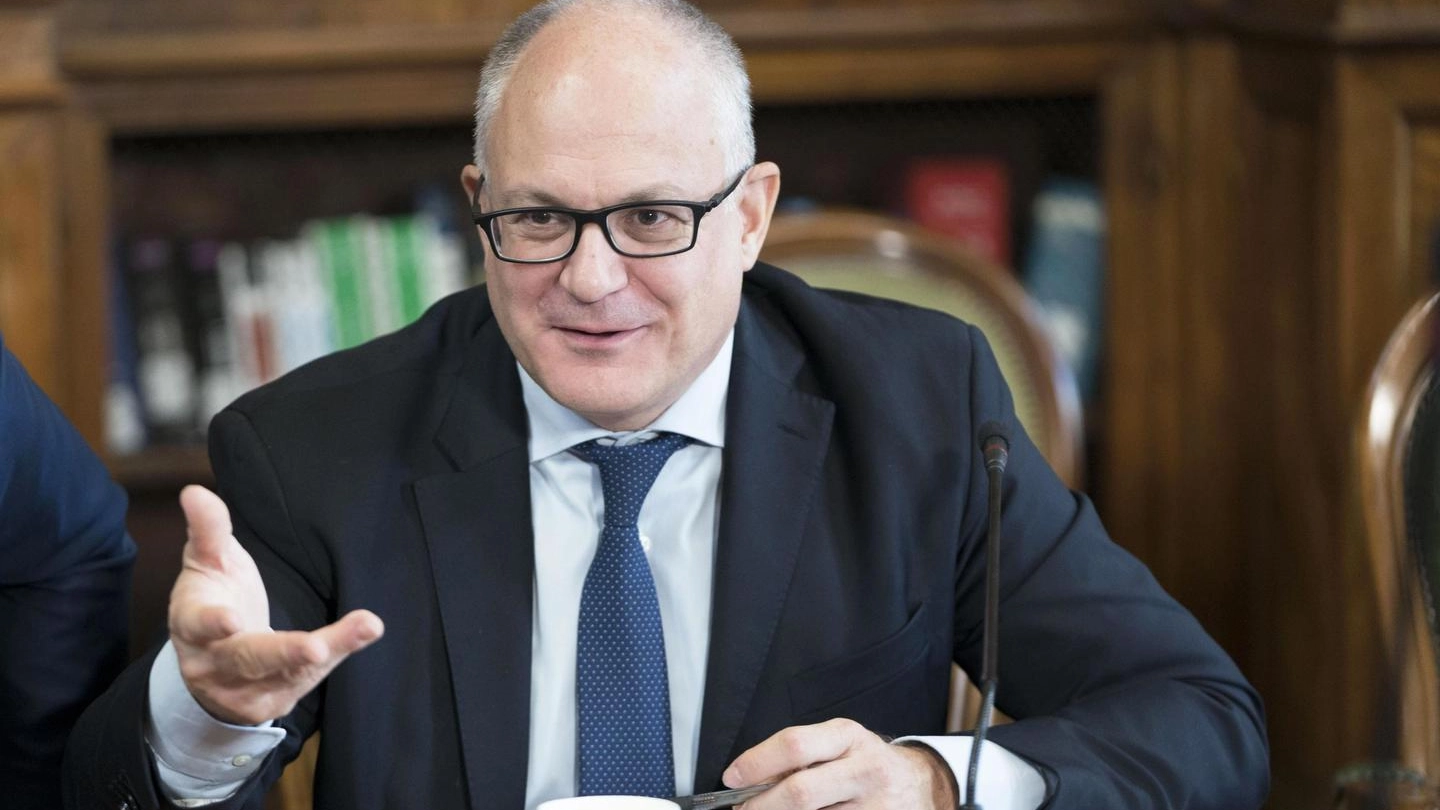 Il ministro dell'Economia Roberto Gualtieri (Ansa)
