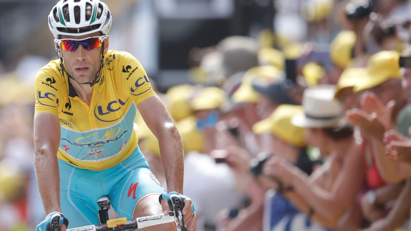 Vincenzo Nibali in maglia gialla (Reuters)