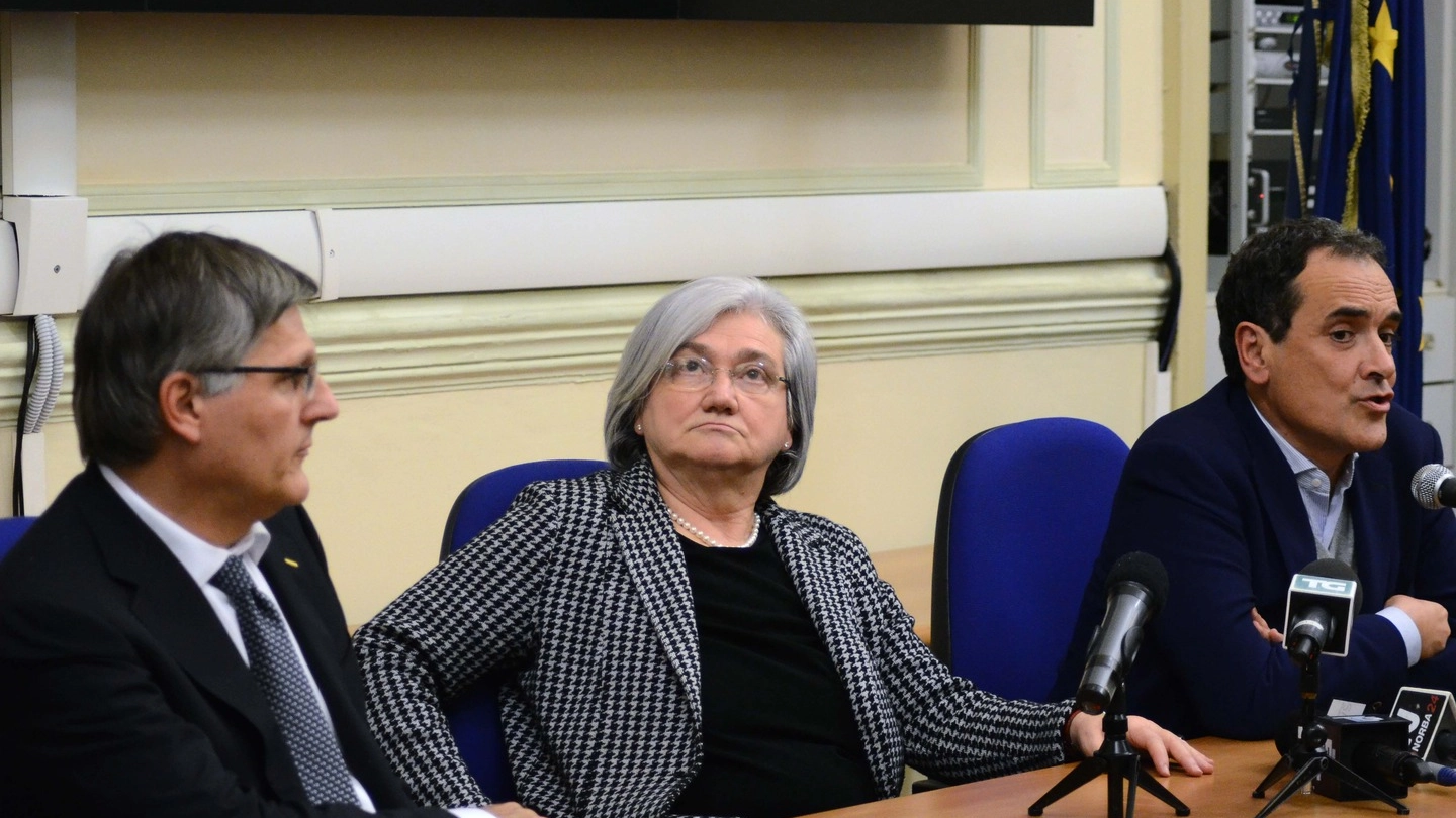 Rosy Bindi in prefettura a Milano, con Gaetti e il senatore Mirabelli