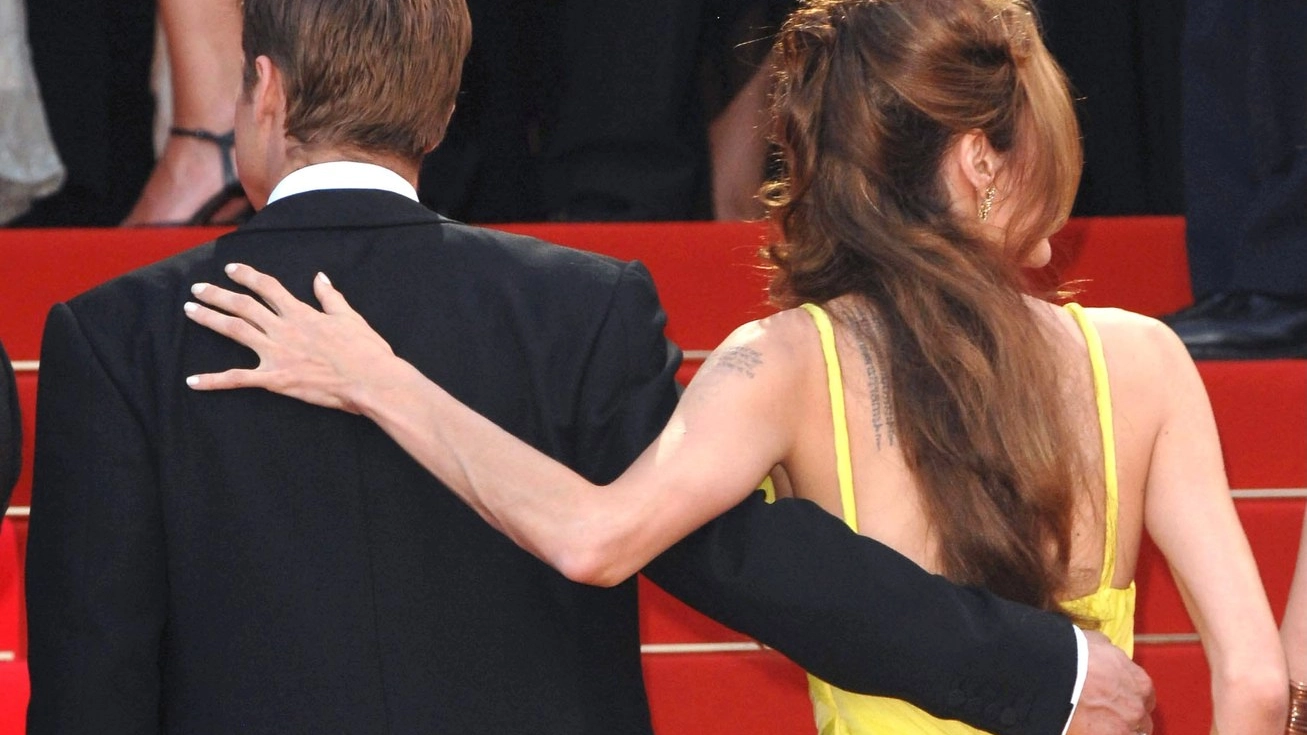 Angelina Jolie e Brad Pitt, lei chiede il divorzio (Olycom)