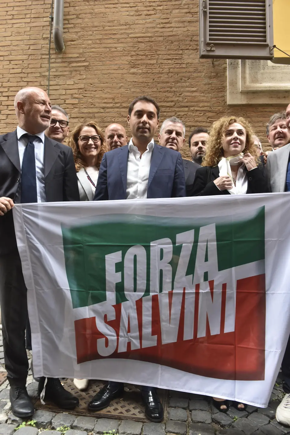 Forza Italia sospende il promotore della corrente 'pro Salvini'