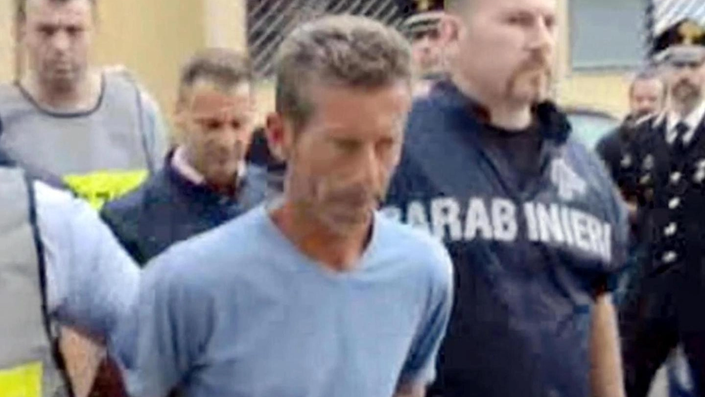 TRACCE Il furgone di Massimo Bossetti, in carcere con l’accusa di aver ucciso Yara Gambirasio Sopra,  la tredicenne uccisa (Ansa)