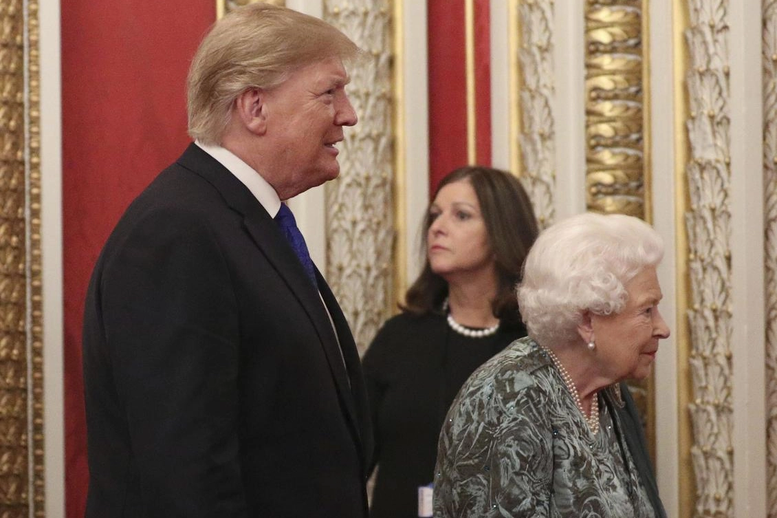 Trump e la regina Elisabetta a Buckingham Palace
