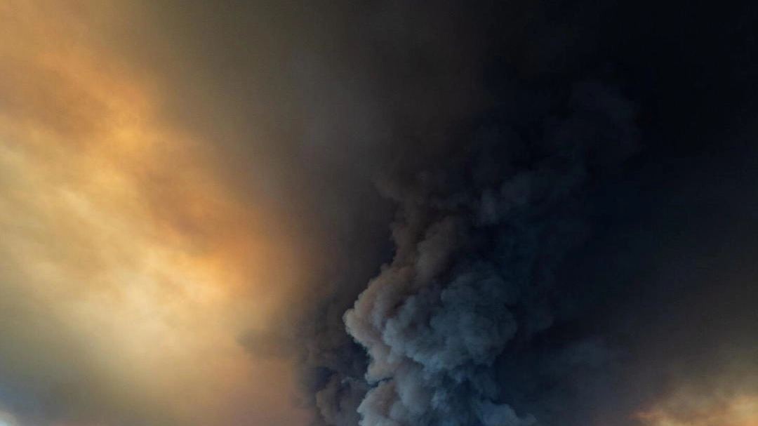 La nube di fumo provocata dagli incendi in Australia (Ansa)