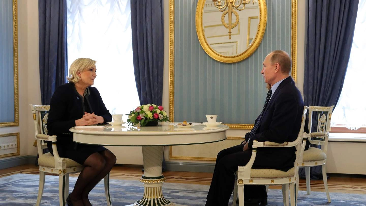 Mosca, Marine Le Pen in visita a Putin (Afp)