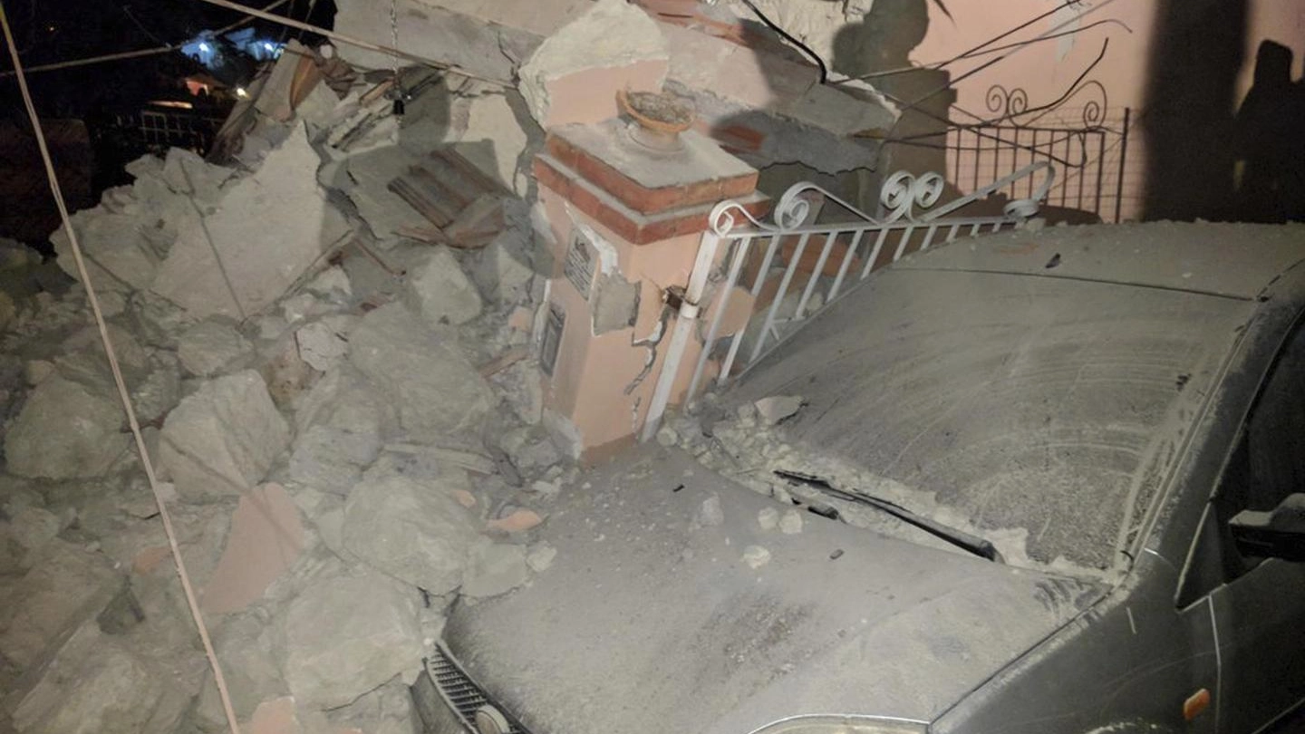 Casamicciola, case distrutte dal terremoto (Ansa)