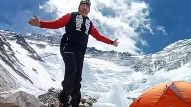 Andrea Lanfri, 35 anni, ha raggiunto la vetta dell’Everest
