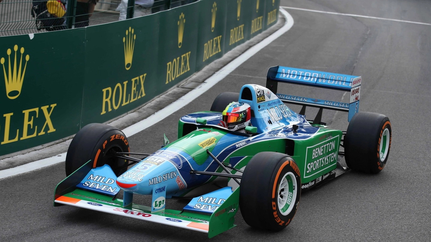 Mick Schumacher sulla Benetton B194 di papà Michael (Lapresse)