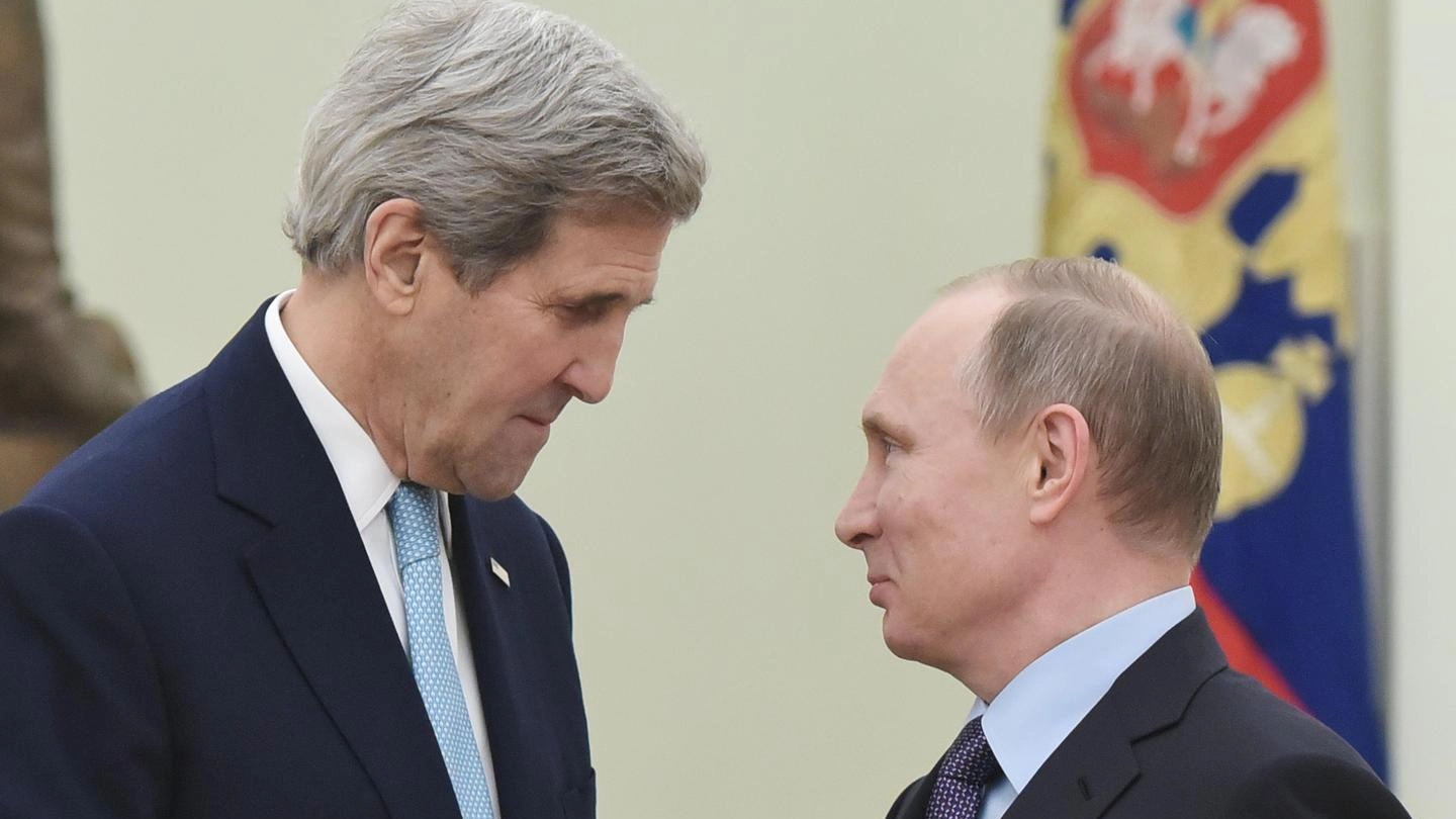 John Kerry e Vladimir Putin (Ansa)