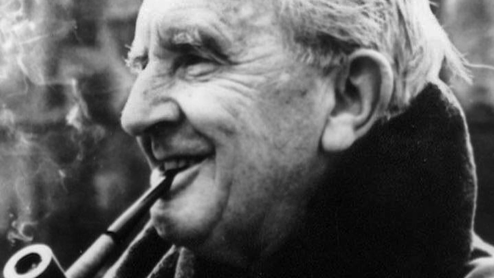 J. R. R. Tolkien, l'autore de 'Lo Hobbit' e del 'Signore degli Anelli' - Foto: ANSA/DEF