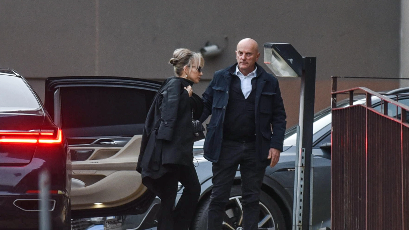 Marina Berlusconi in visita al padre all’ospedale San Raffaele (Ansa)