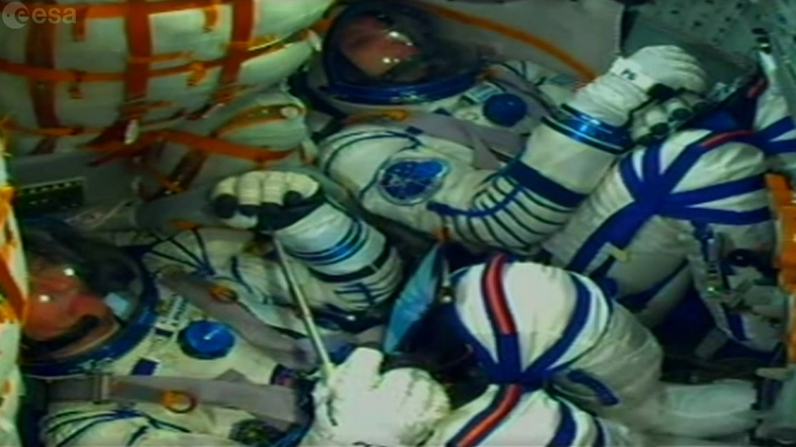 Paolo Nespoli dentro la Soyuz MS-05