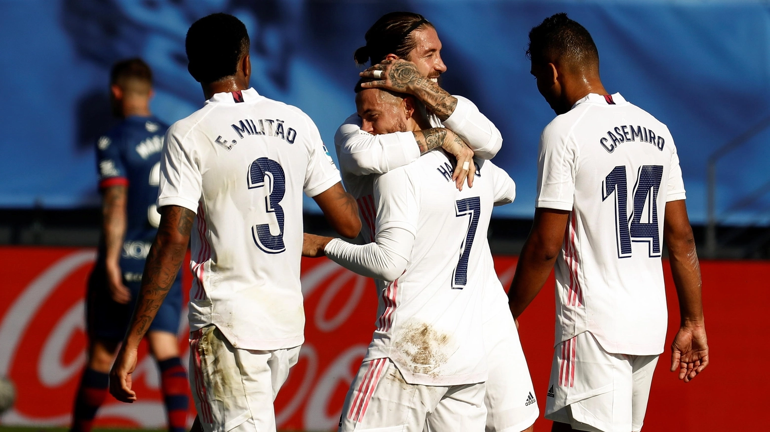 Il Real Madrid esulta dopo un gol (Ansa)
