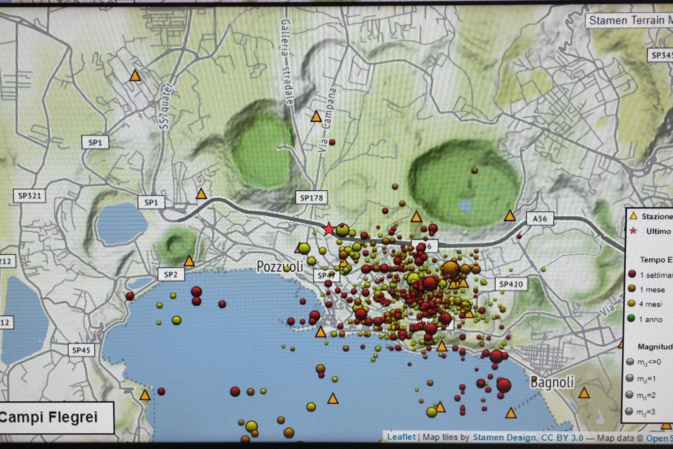 Campi Flegrei, Vesuvio e Ischia: mappe Ingv degli epicentro degli eventi sismici. In rosso gli epicentro dell'ultima settimana