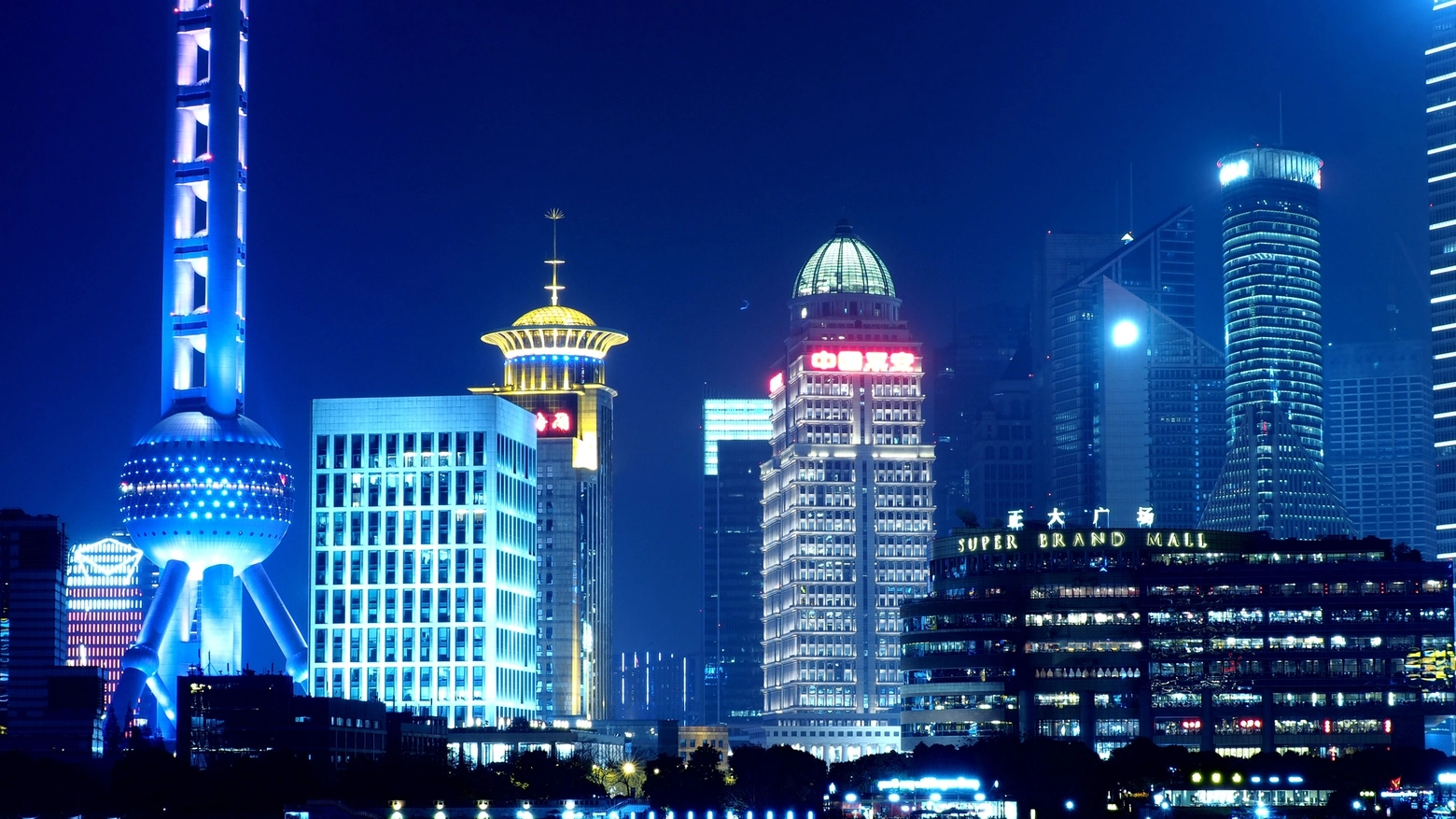 L'Oriental Pearl Tower a Shanghai In Cina
