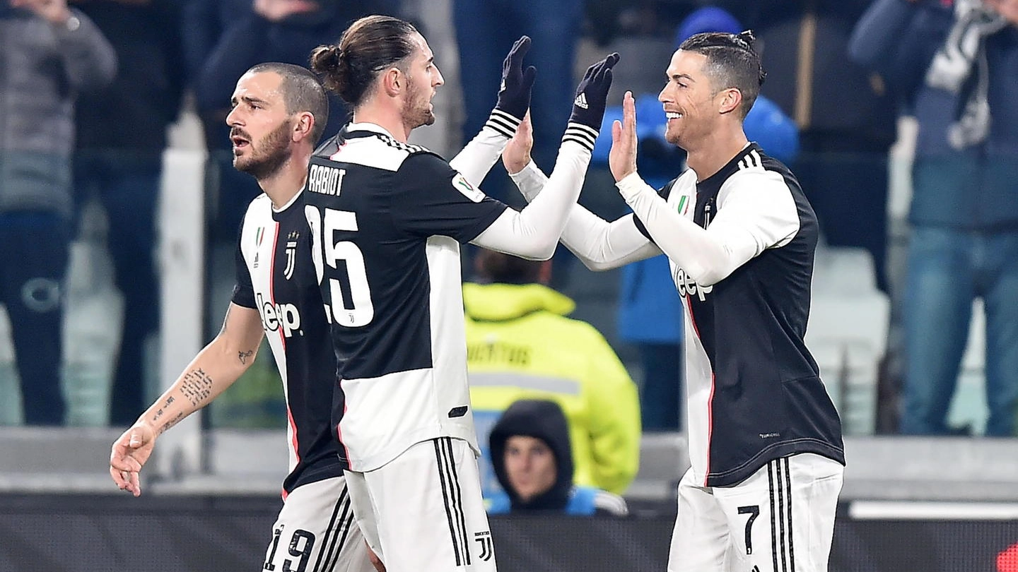 Cristiano Ronaldo in gol contro la Roma (Ansa)