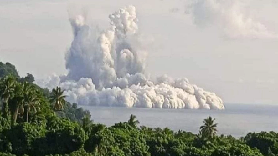 - Il vulcano sottomarino East Epi, vicino all'isola di Vanuatu