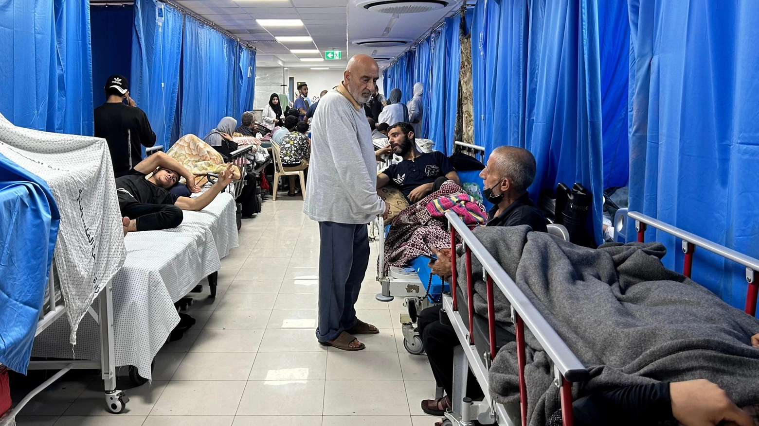 Il dramma degli ospedali di Gaza (Ansa)