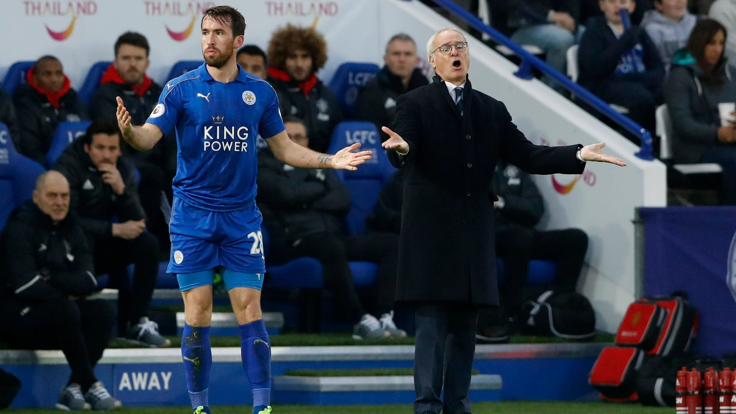 Claudio Ranieri incassa la fiducia del Leicester dopo l’ennesima sconfitta in Premier (LaPresse)