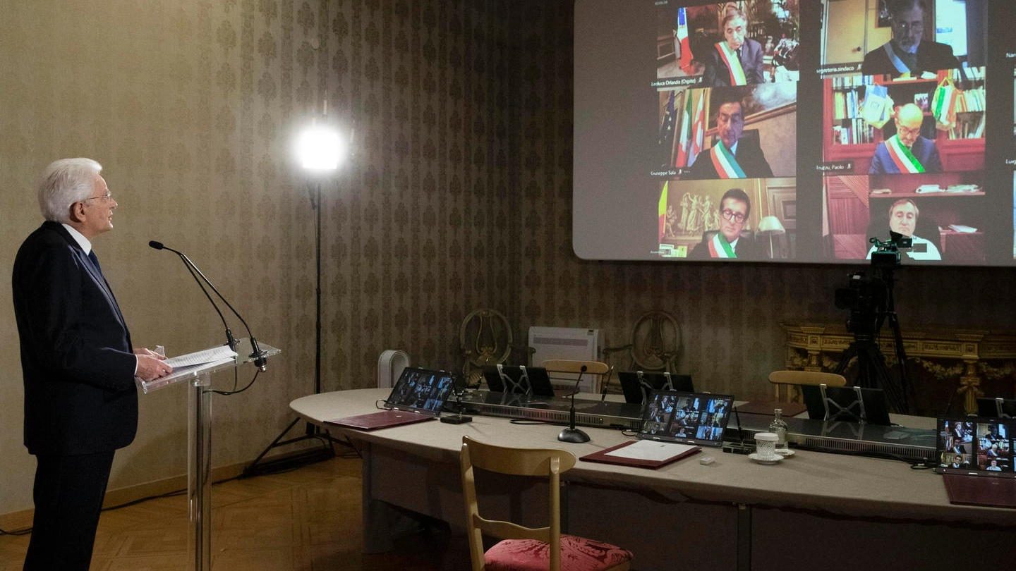 Sergio Mattarella in videoconferenza partecipa alla XXXVII Assemblea dell'ANCI (Ansa)