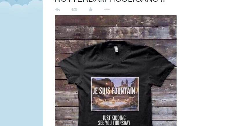 La maglietta dei tifosi del Feyenoord ( da twitter)