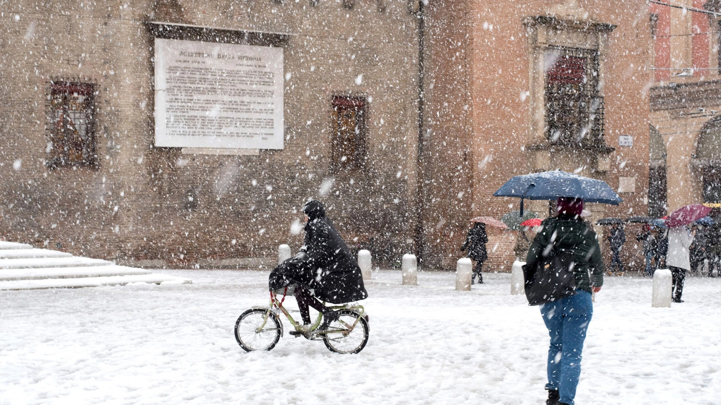 Neve a Bologna (foto di archivio LaPresse)